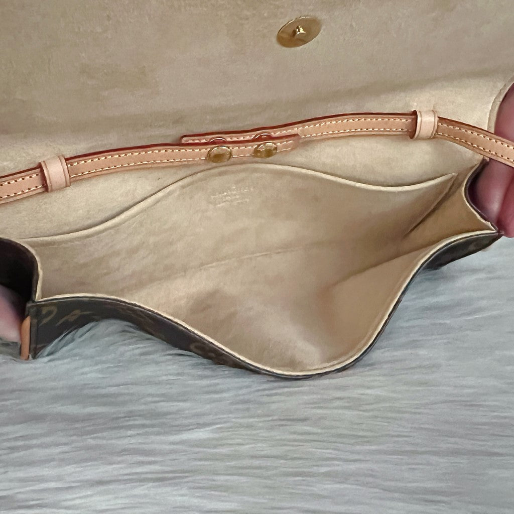 Louis Vuitton Signature Monogram Pochette Twin GM Shoulder Bag Excellent