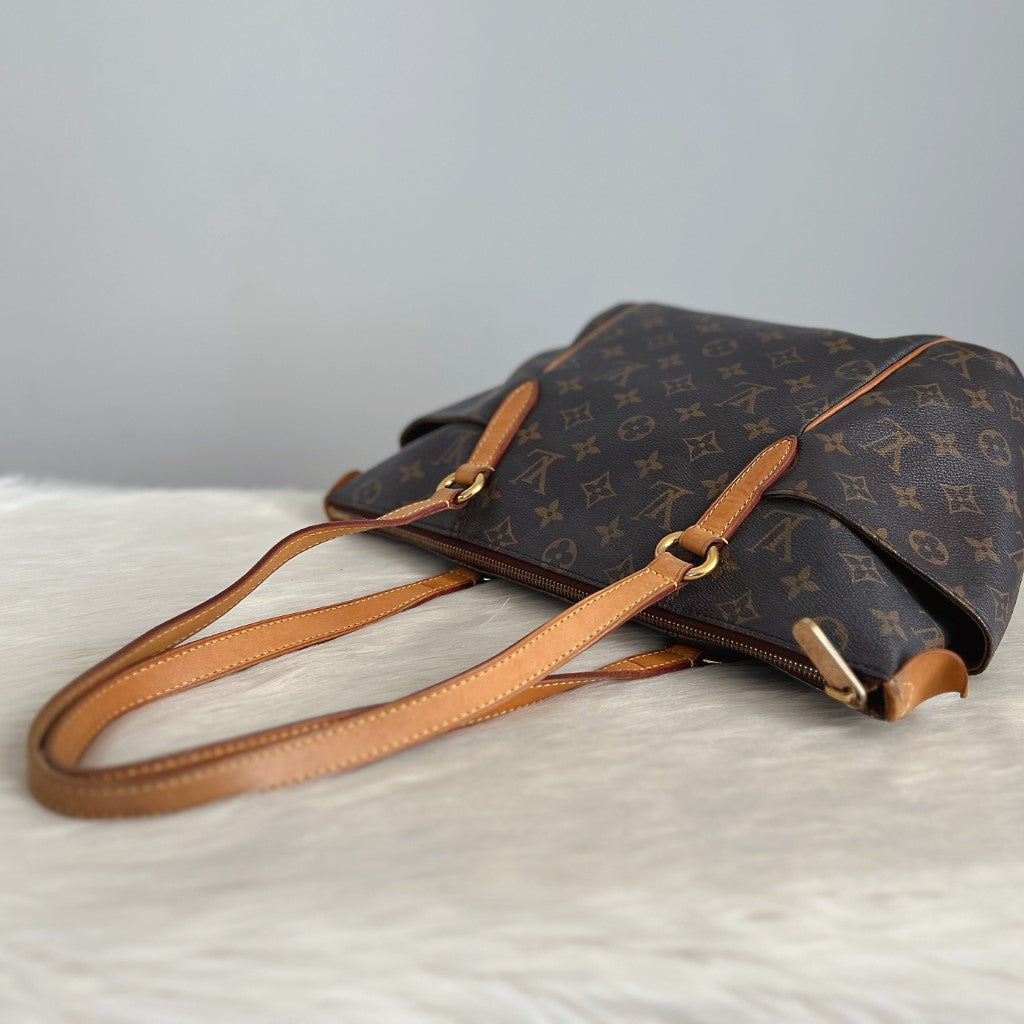 Louis Vuitton Signature Monogram Totally MM Shoulder Bag