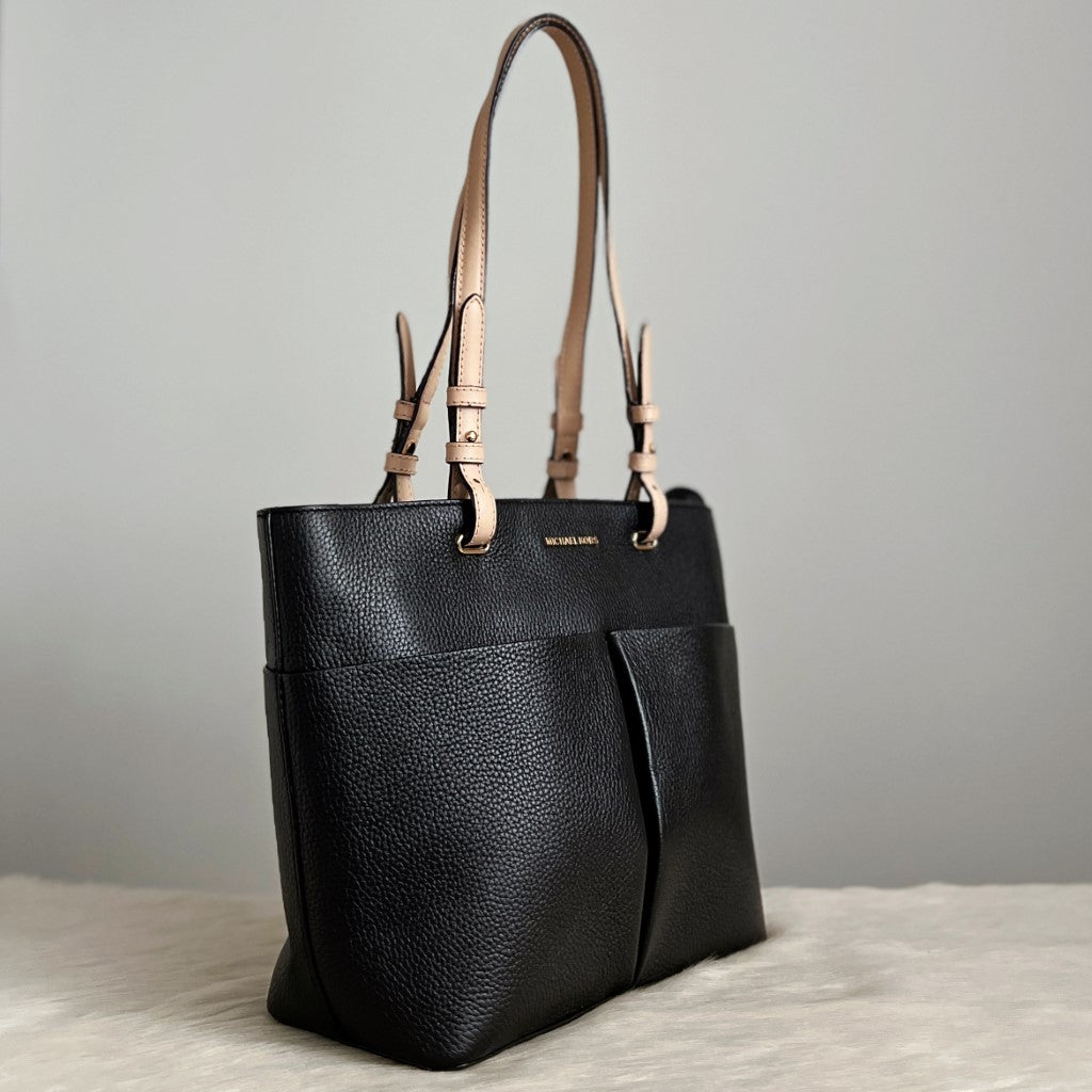 Michael Kors Two Tone Leather Front Pocket Career Shoulder Bag Like New