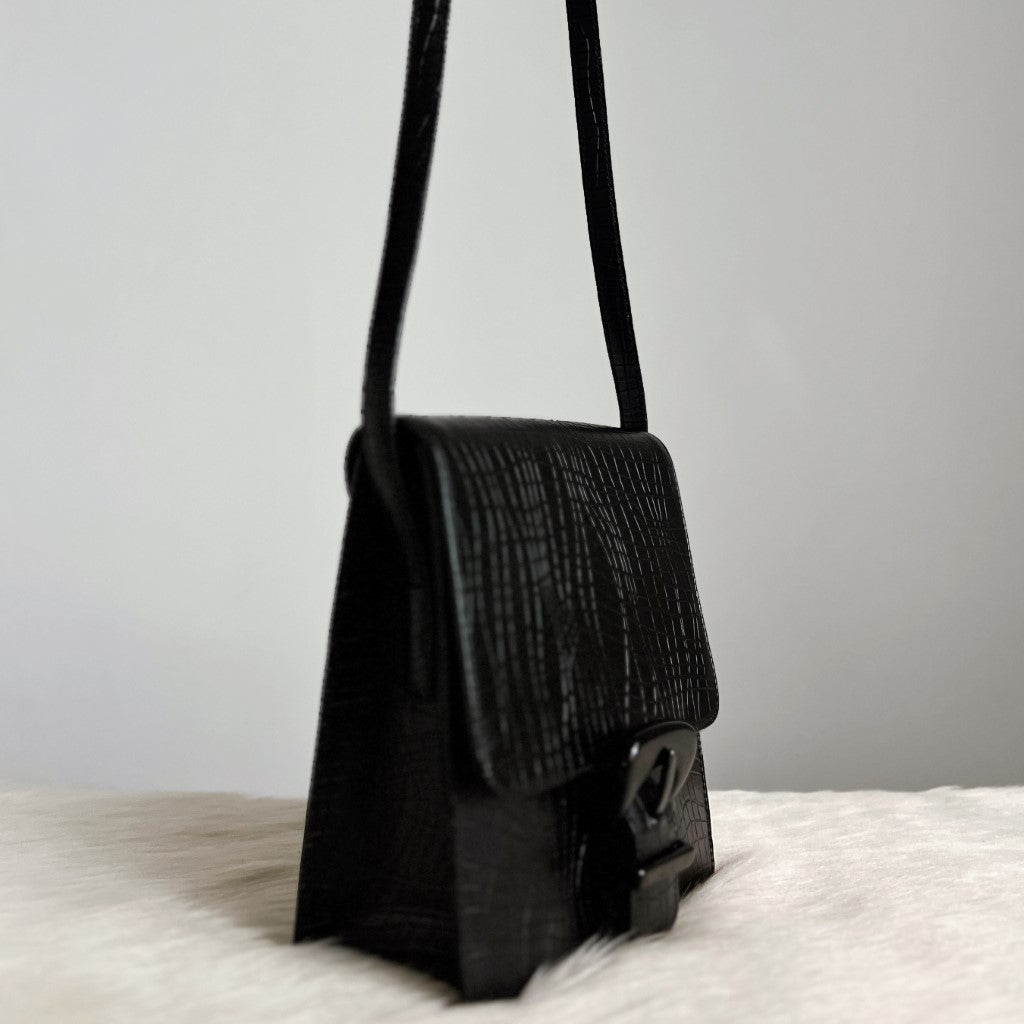 Max Mara Black Leather Oversized Buckle Crossbody Shoulder Bag Excellent