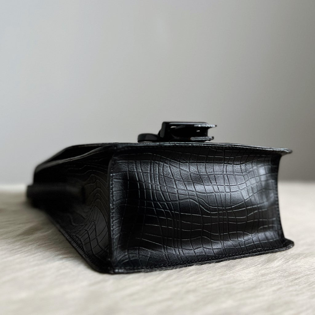 Max Mara Black Leather Oversized Buckle Crossbody Shoulder Bag Excellent