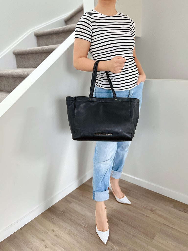Marc Jacobs Black Leather Front Logo Carryall Shoulder Bag Excellent