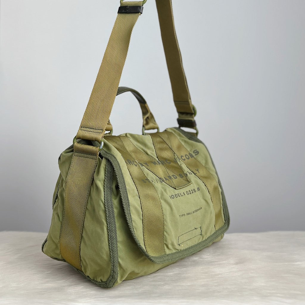 Marc Jacobs Two Tone Front Pattern Canvas Large Messenger Shoulder Bag