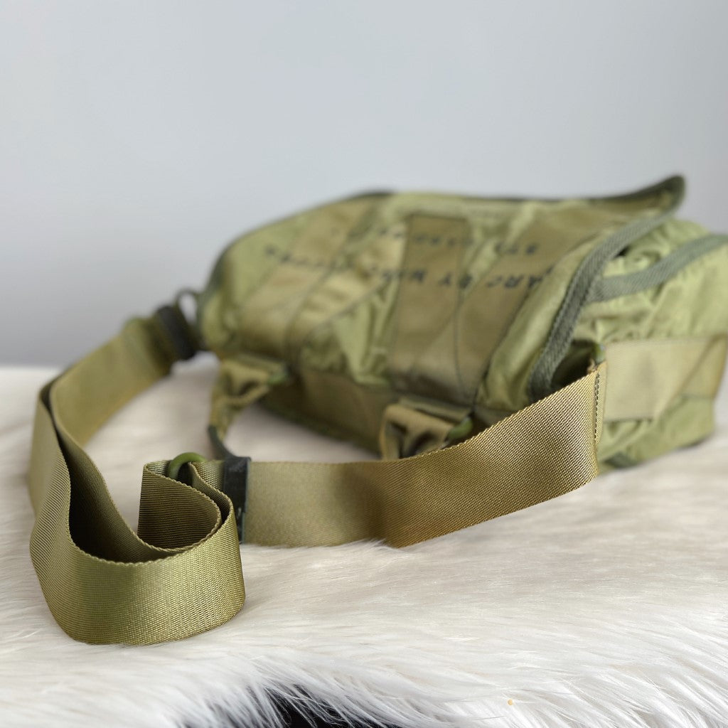 Marc Jacobs Two Tone Front Pattern Canvas Large Messenger Shoulder Bag