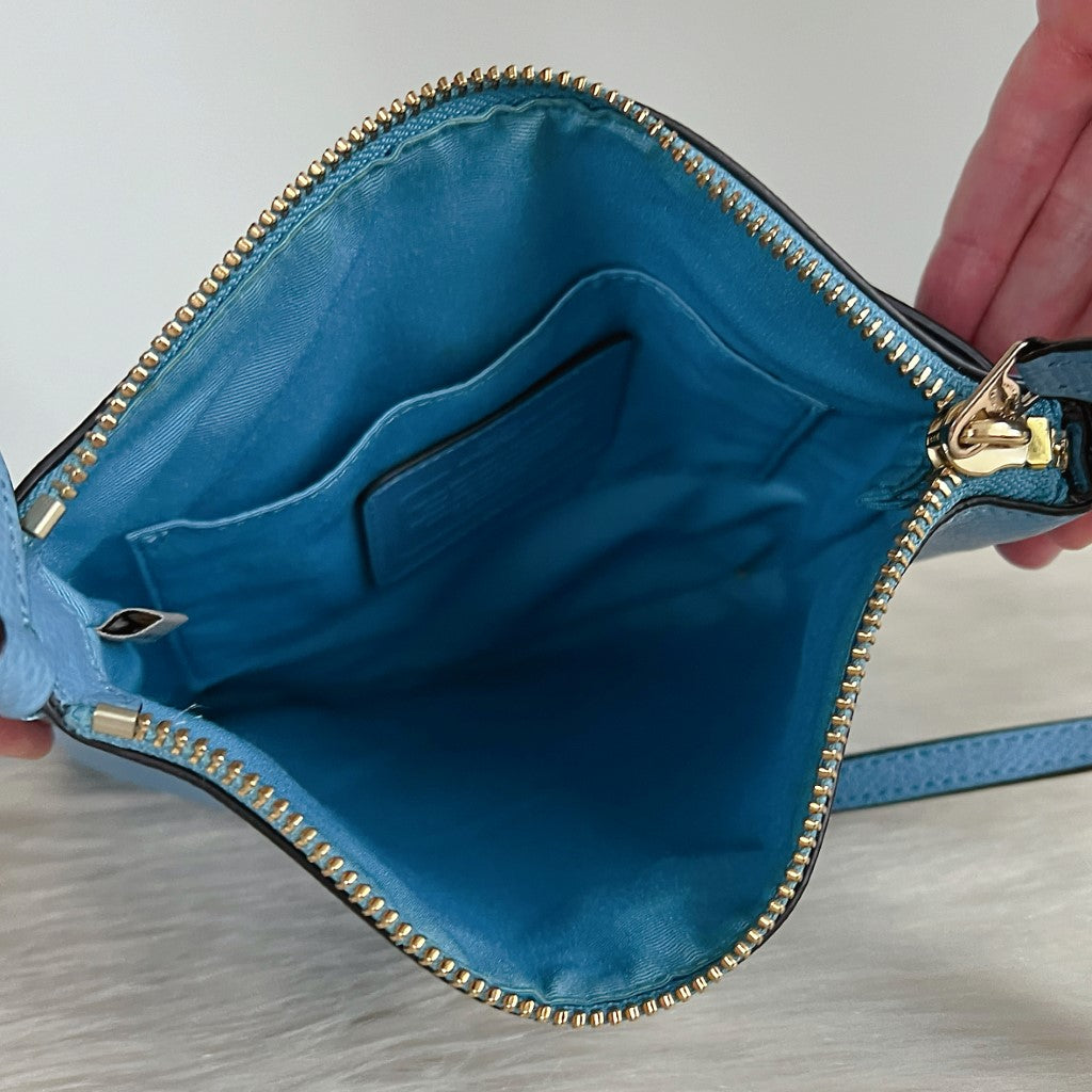 Coach Blue Leather Front Logo Crossbody Shoulder Bag Excellent