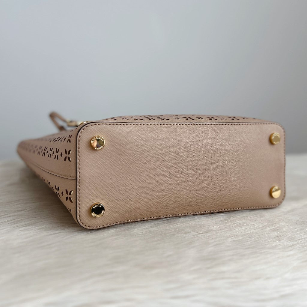 Michael Kors Beige Leather Cut Out Detail 2 Way Shoulder Bag Like New