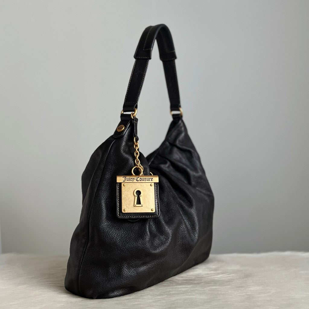 Juicy Couture Black Leather Chunky Charm Detail Slouchy Shoulder Bag Excellent