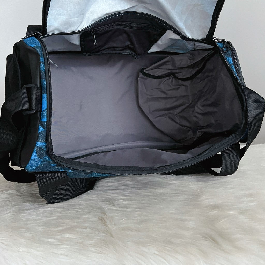 Nike Front Logo Large Sports Gym Shoulder Bag Like New