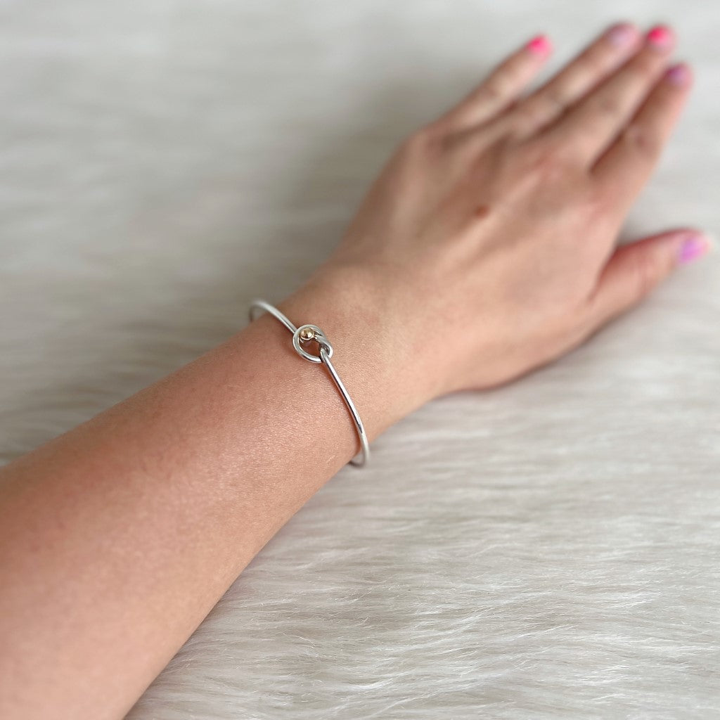 Tiffany & Co 18K Solid Gold Dot Detail Hook Bangle Excellent