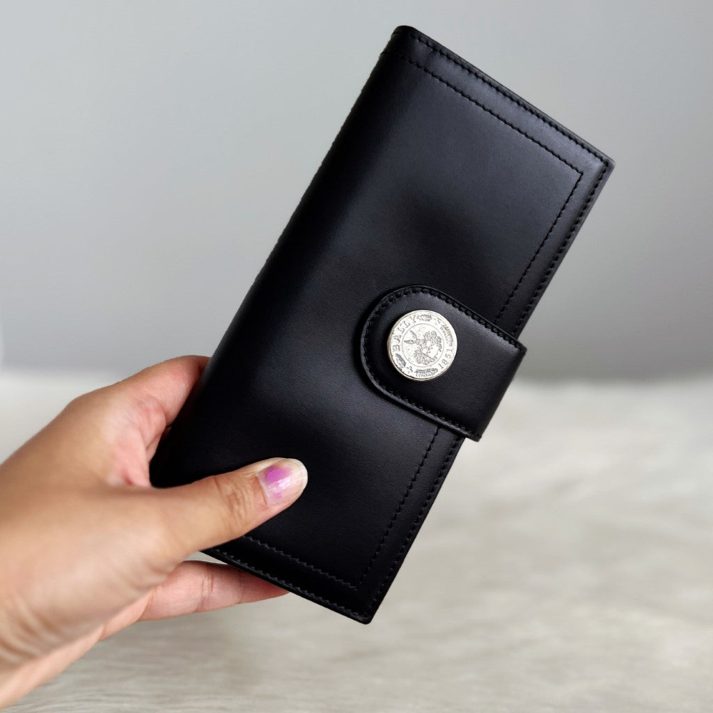 Bally Black Leather Front Buckle Detail Fold Long Wallet Like New