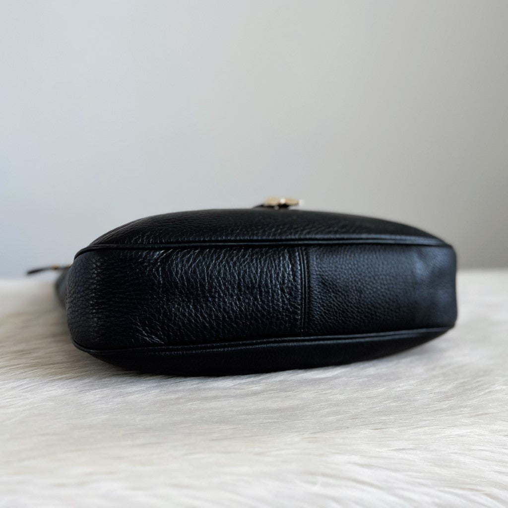 Salvatore Ferragamo Black Leather Front Detail Slouchy Shoulder Bag Excellent