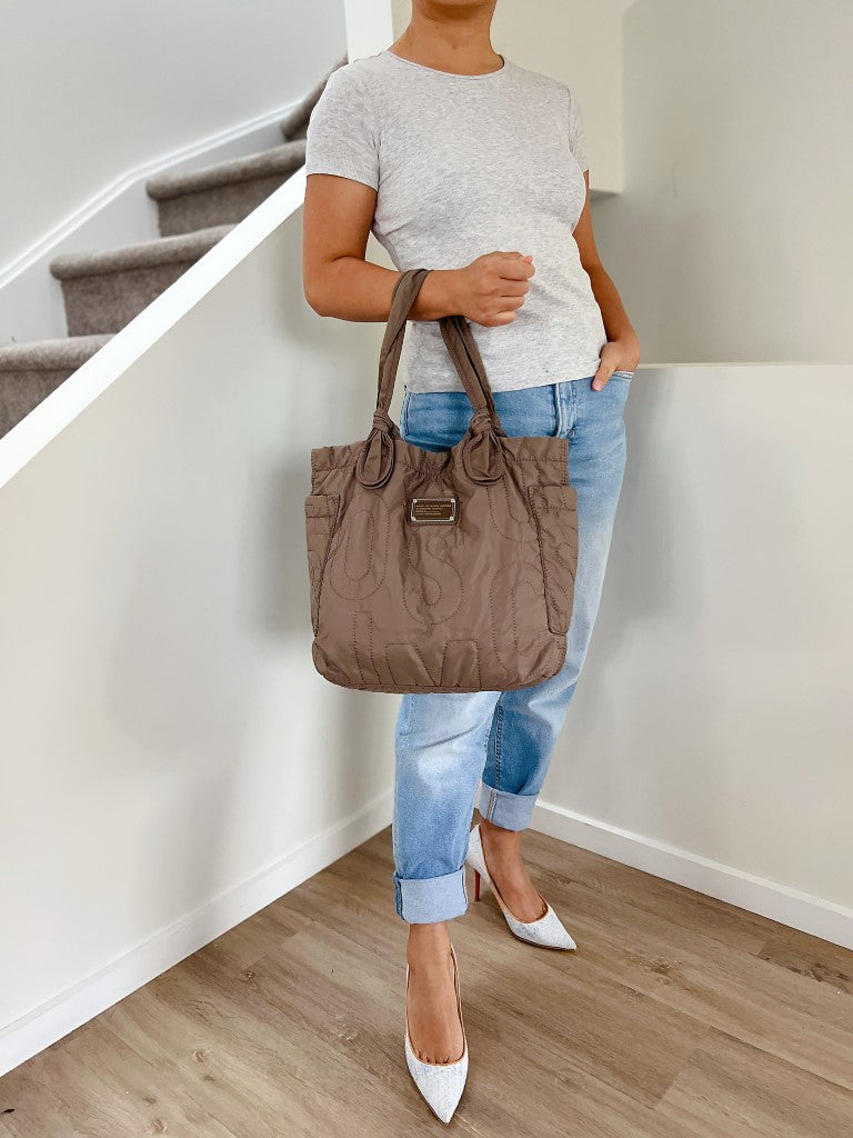 Marc Jacobs Taupe Quilted Nylon Carryall Shoulder Bag Excellent