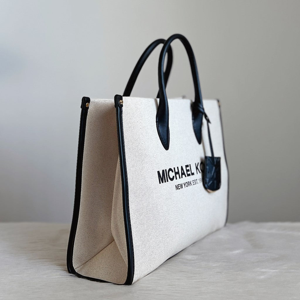 Michael Kors Black Leather Front Logo Book Tote 2 Way Shoulder Bag Like New
