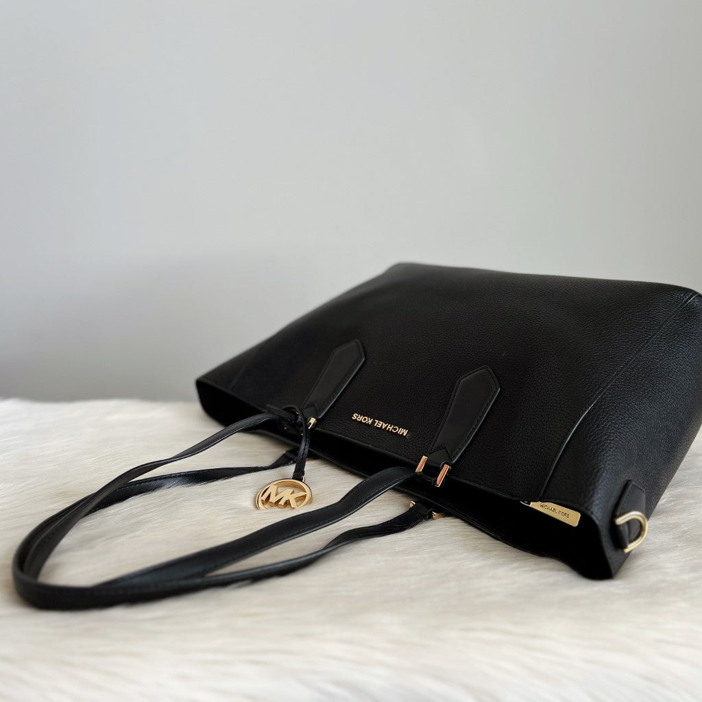 Michael Kors Black Leather Monogram 2 Way Shoulder Bag 3 in 1 Excellent