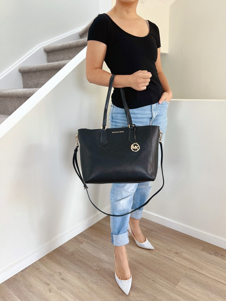 Michael Kors Black Leather Monogram 2 Way Shoulder Bag 3 in 1 Excellent