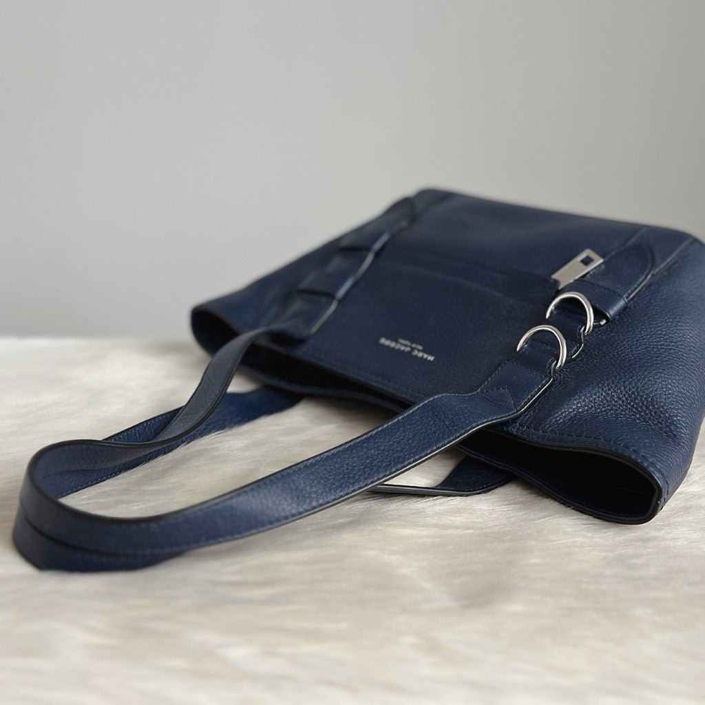 Marc Jacobs Navy Leather Front Ring Detail Shoulder Bag Excellent