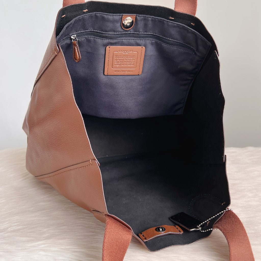 Coach Caramel Leather Front Logo Large Carryall Shoulder Bag Excellent