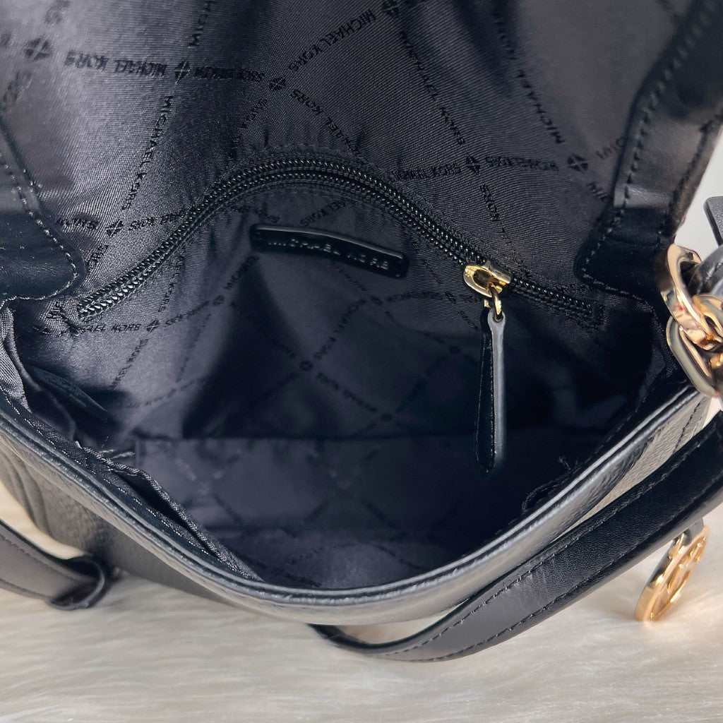 Michael Kors Black Leather Front Logo Zipped Flap Crossbody Shoulder Bag Like New