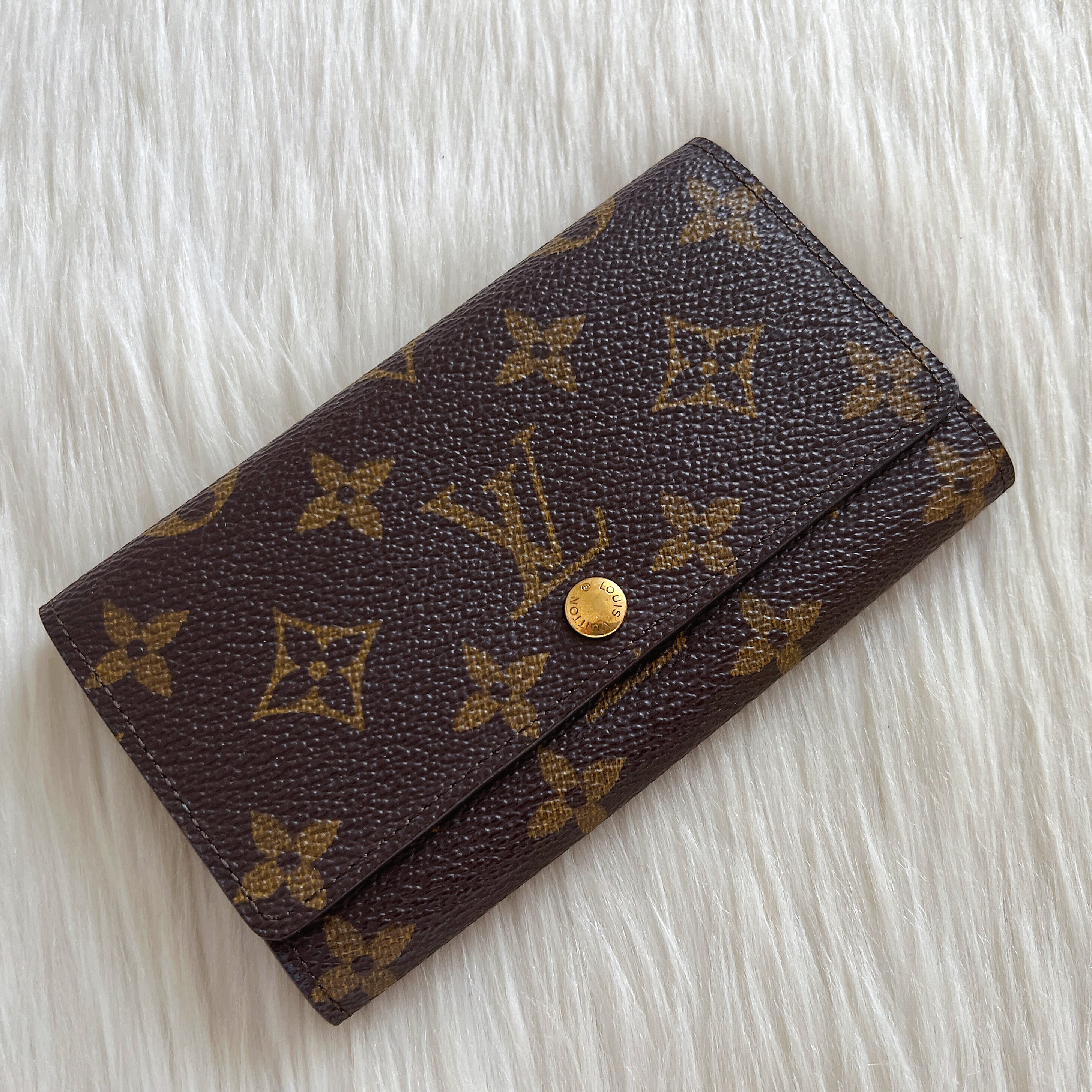 Louis Vuitton Monogram Multi-Compartment Card Holder Wallet Excellent