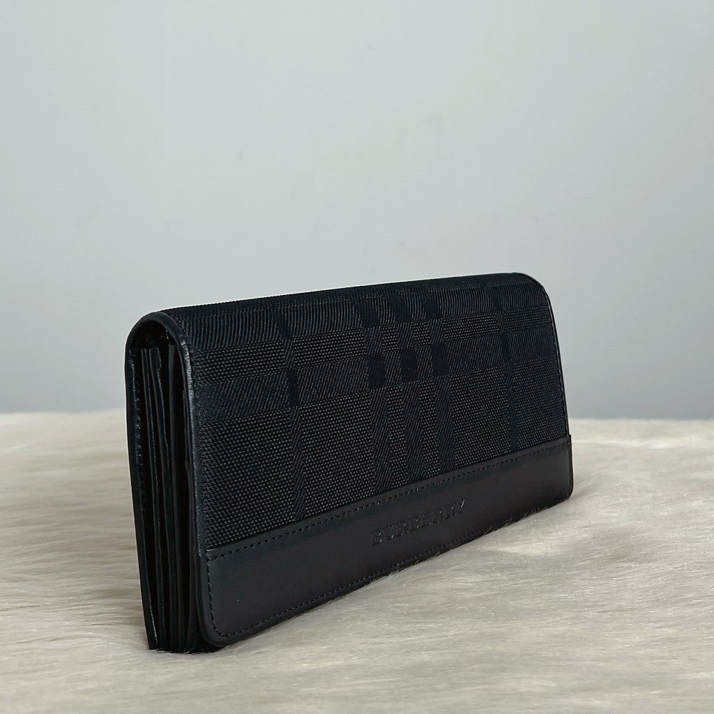Burberry Black Leather Jacquard Classic Zipped Compartment Long Wallet Like New