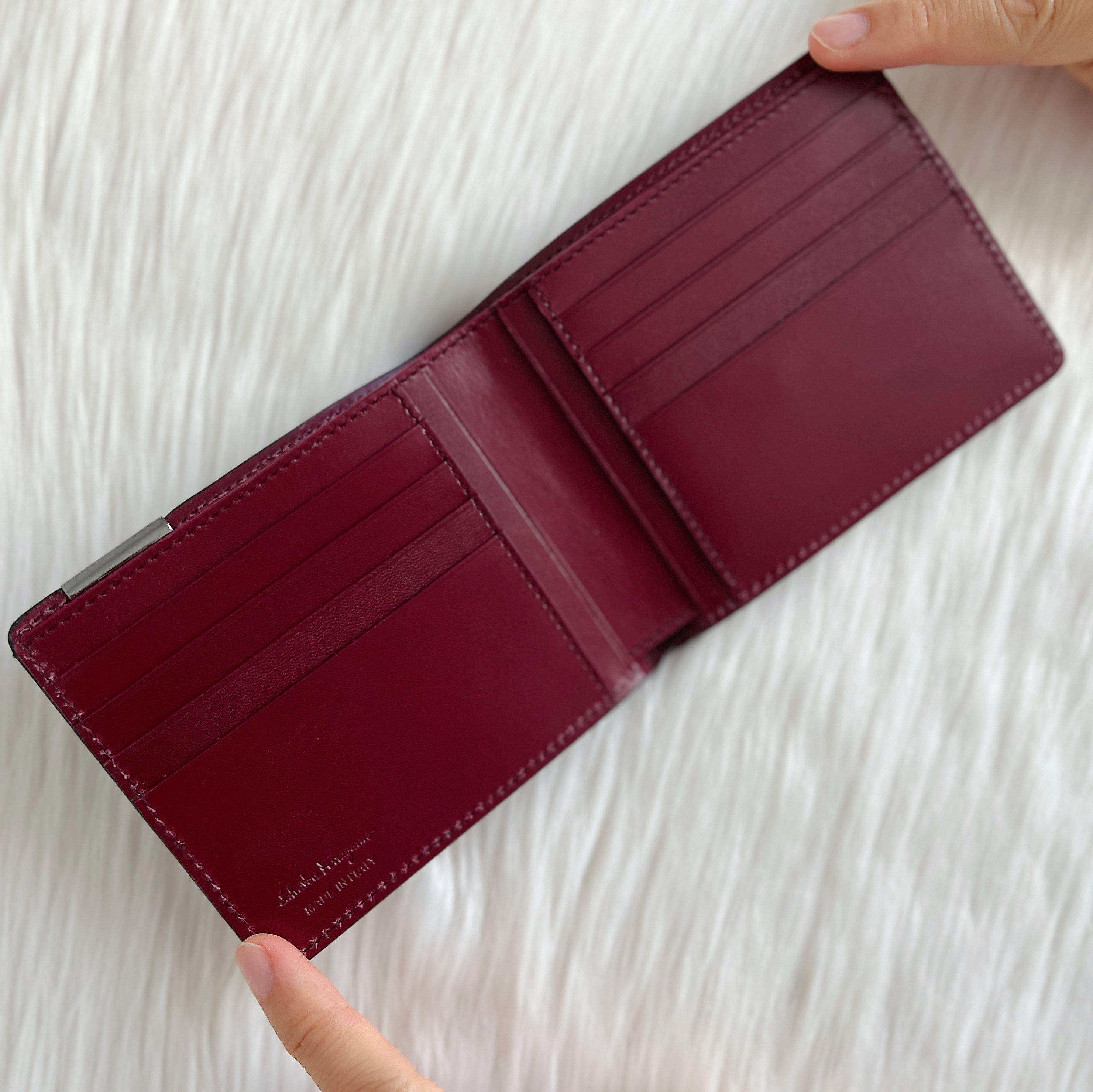 Salvatore Ferragamo Black Leather Bi-Fold Unisex Wallet Like New