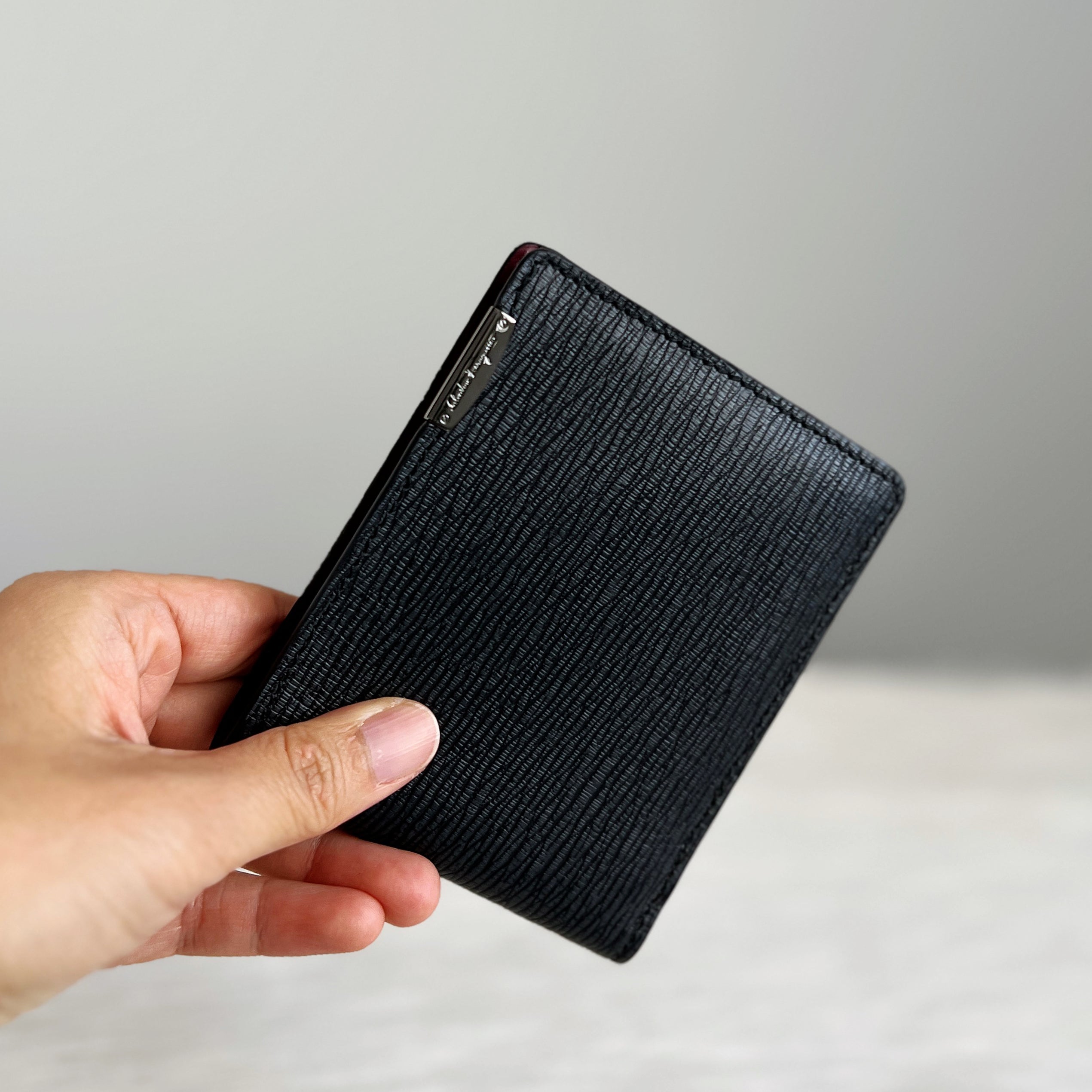 Salvatore Ferragamo Black Leather Bi-Fold Unisex Wallet Like New