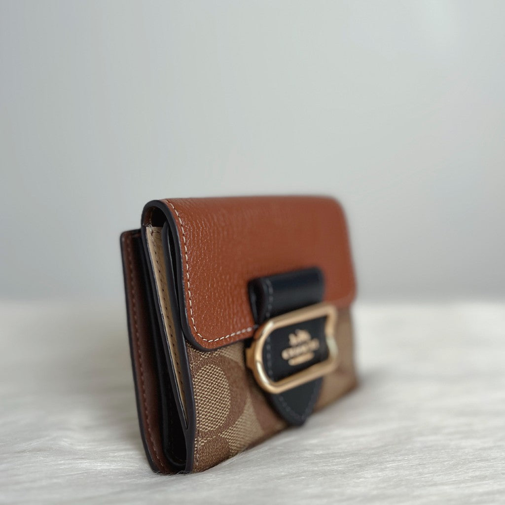 Coach Tri-Tone Leather Monogram Multi-Compartment Short Wallet Like New