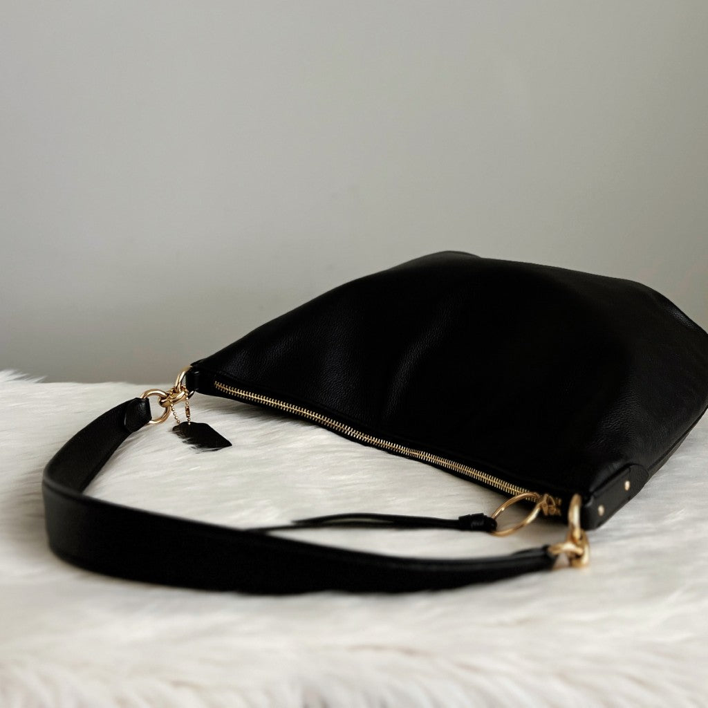 Coach Black Leather Slouchy Front Logo Shoulder Bag Like New
