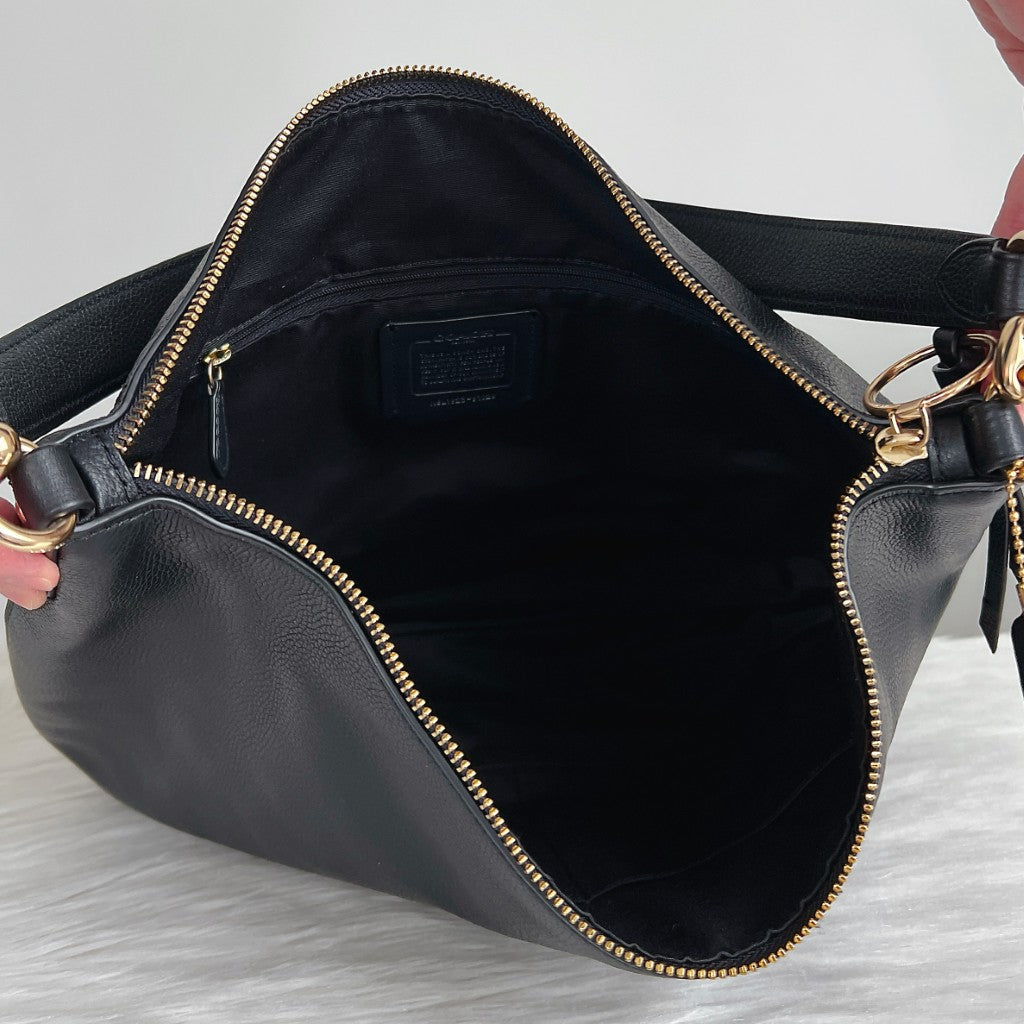 Coach Black Leather Slouchy Front Logo Shoulder Bag Like New