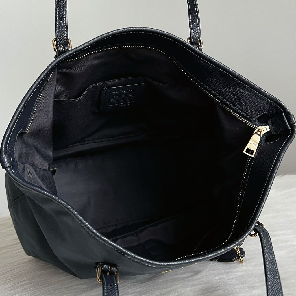 Coach Dark Grey Leather Trim Front Logo Carryall Shoulder Bag Like New
