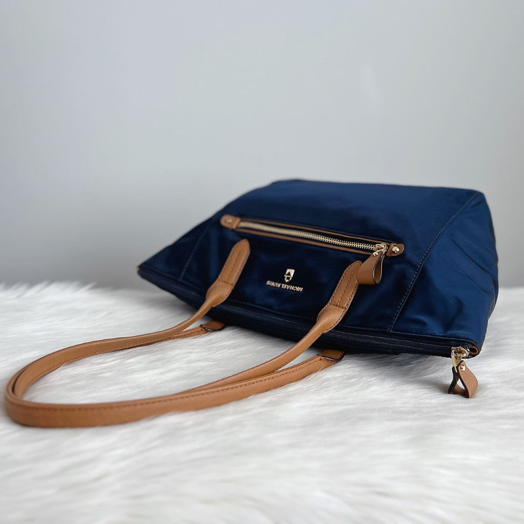 Michael Kors Navy Front Logo Carryall Shoulder Bag Like New