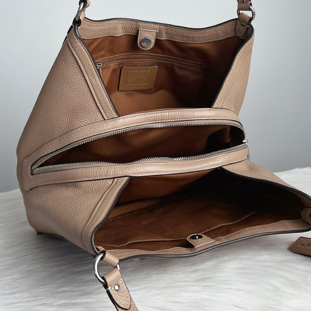 Coach Mocca Leather Triple Compartment Career Shoulder Bag Like New