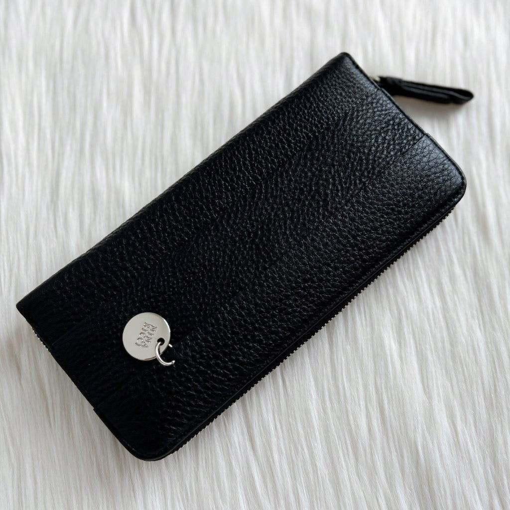 Nina Ricci Black Leather Front Detail Zip Compartment Long Wallet Like New