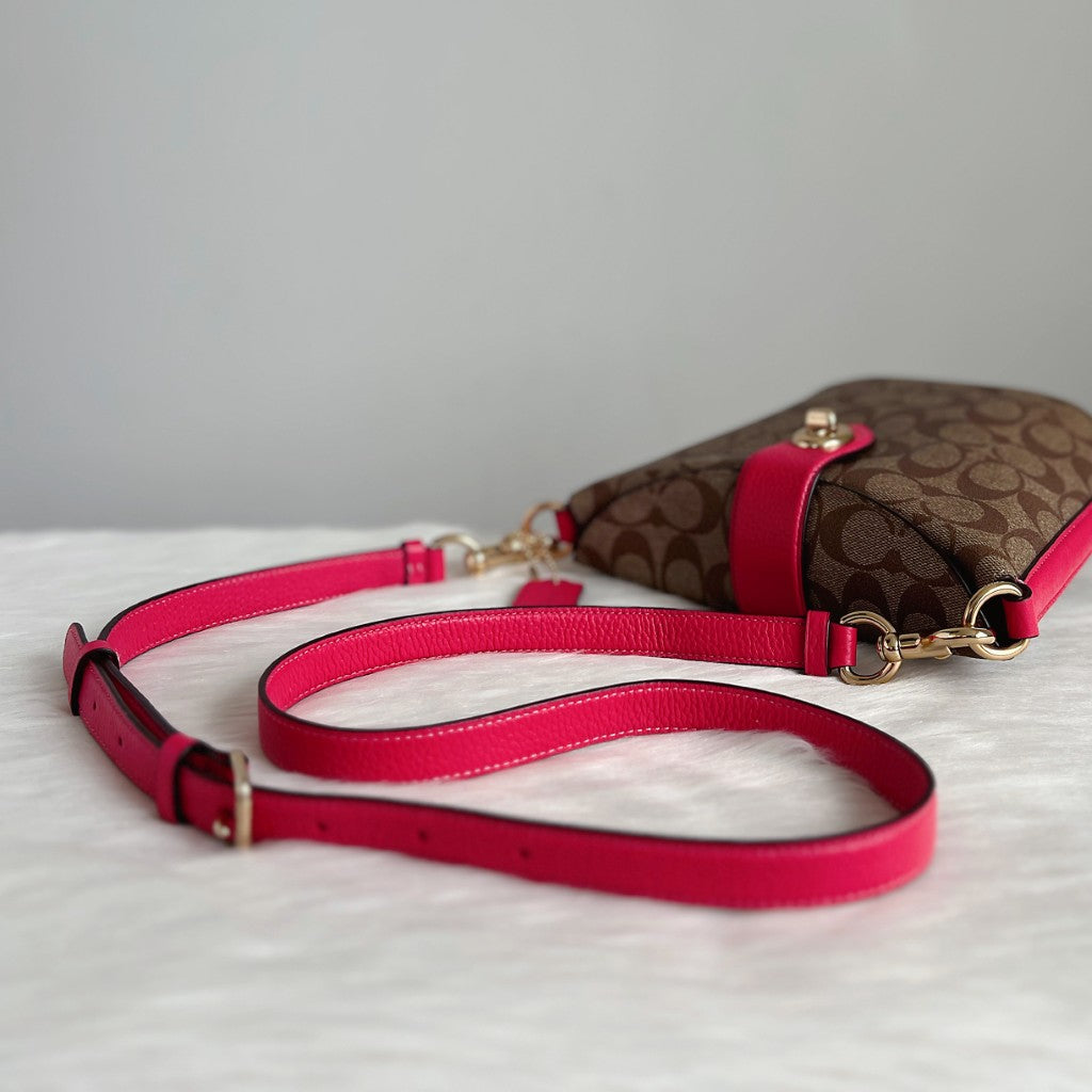 Coach Fuchsia Leather Monogram Trun Lock Crossbody Shoulder Bag Like New