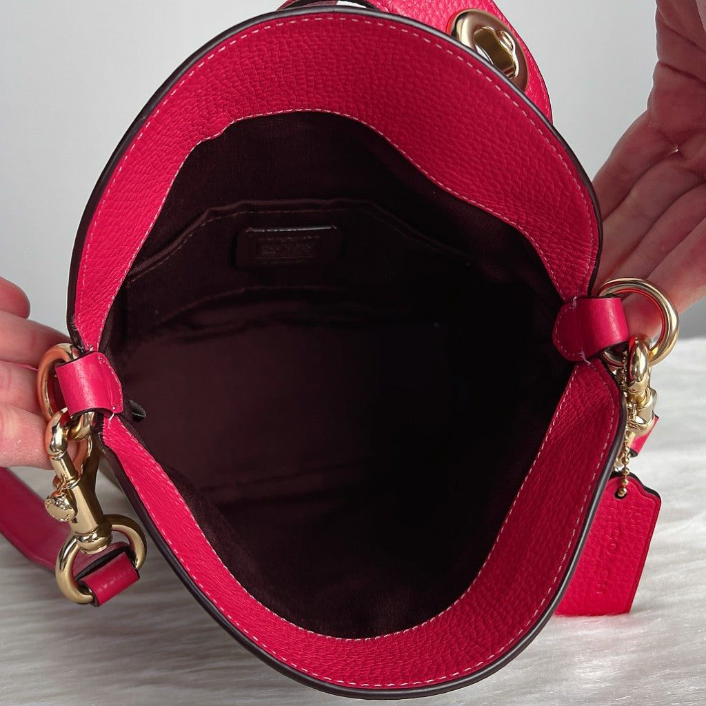 Coach Fuchsia Leather Monogram Trun Lock Crossbody Shoulder Bag Like New