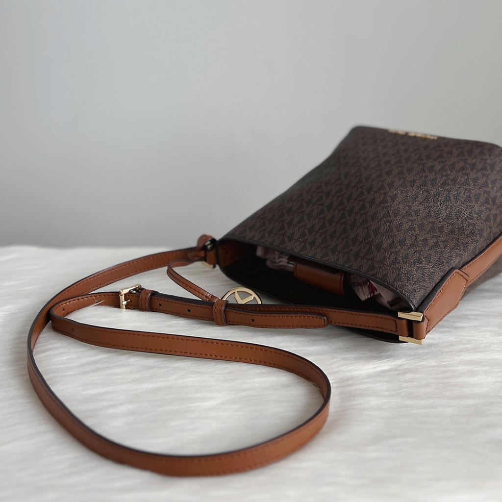 Michael Kors Caramel Leather Monogram Bucket Crossbody Shoulder Bag Like New