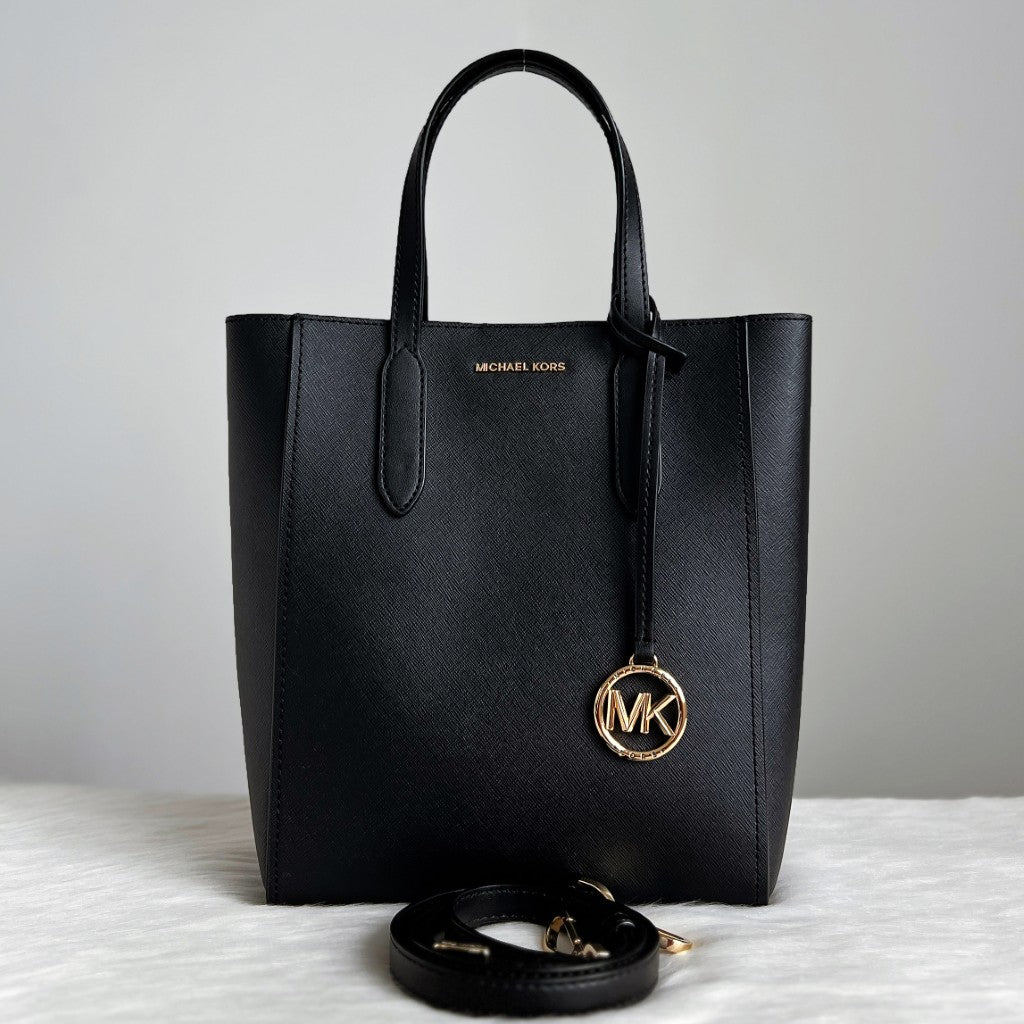 Michael Kors Black Leather Front Logo MK Charm 2 Way Shoulder Bag Like New