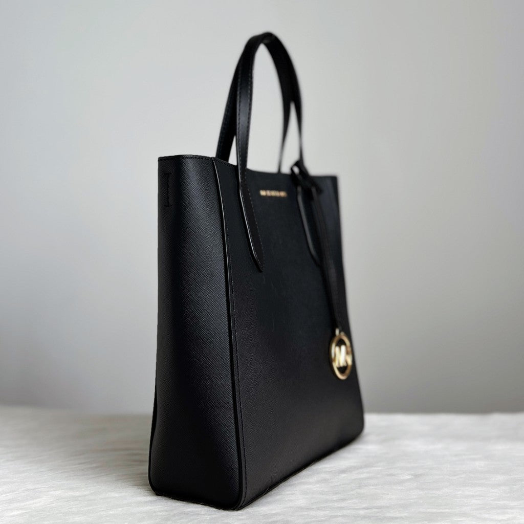 Michael Kors Black Leather Front Logo MK Charm 2 Way Shoulder Bag Like New