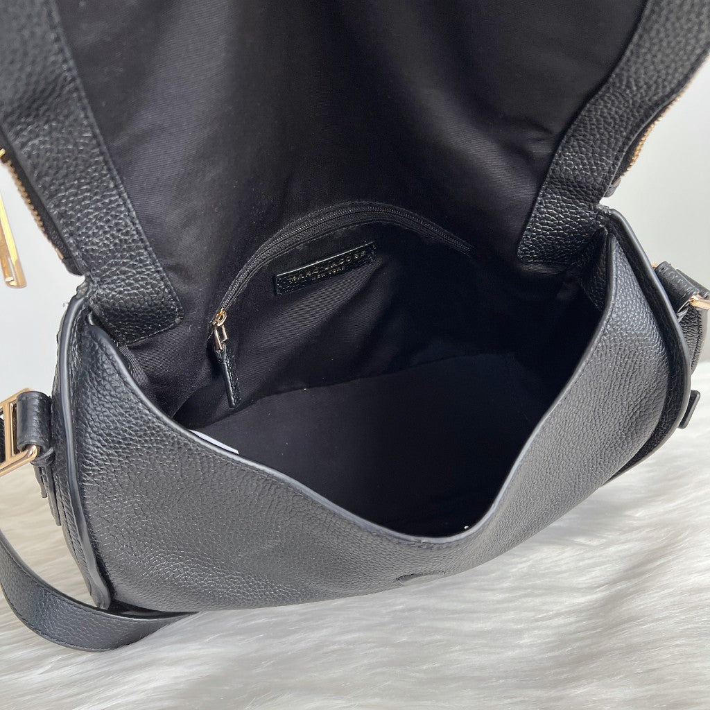 Marc Jacobs Black Leather Front Logo Crossbody Shoulder Bag Like New
