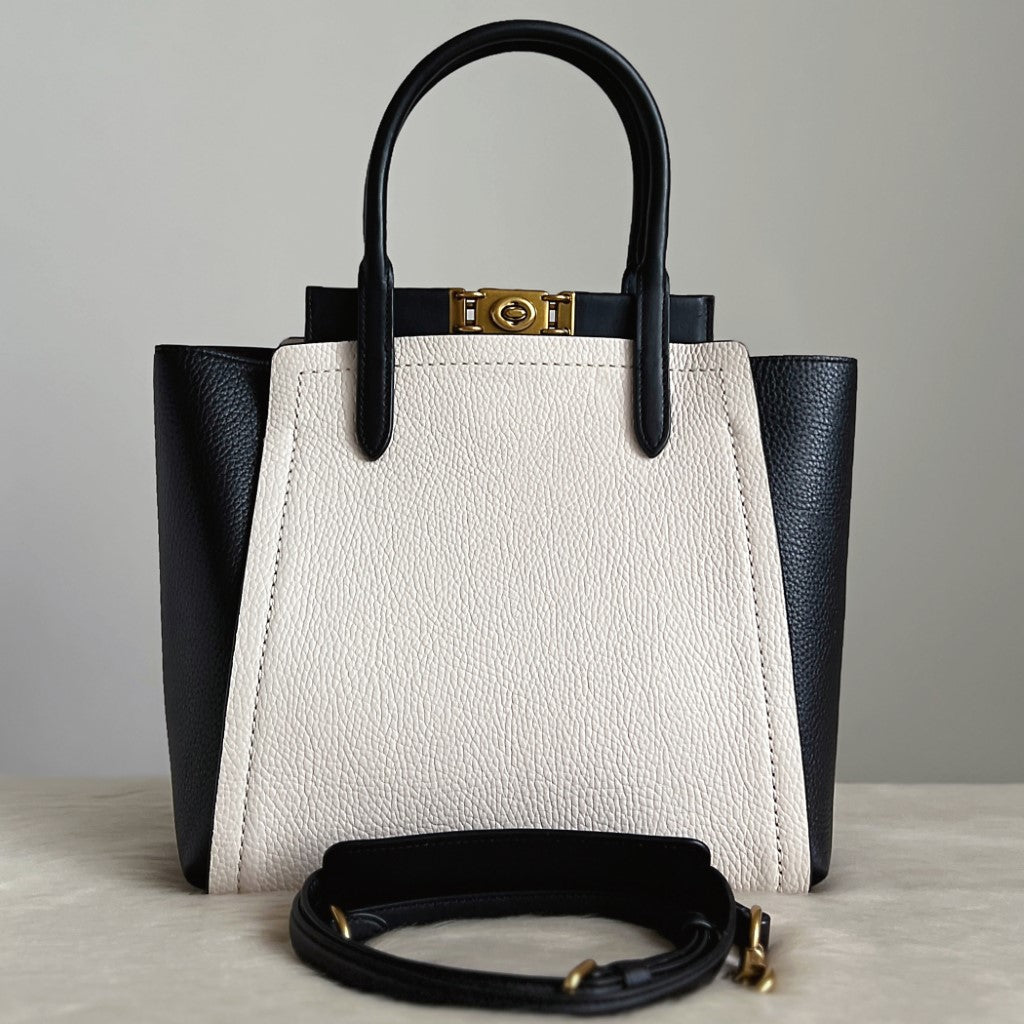 Coach Two Tone Pebble Leather Turn Lock Detail 2 Way Shoulder Bag Like New