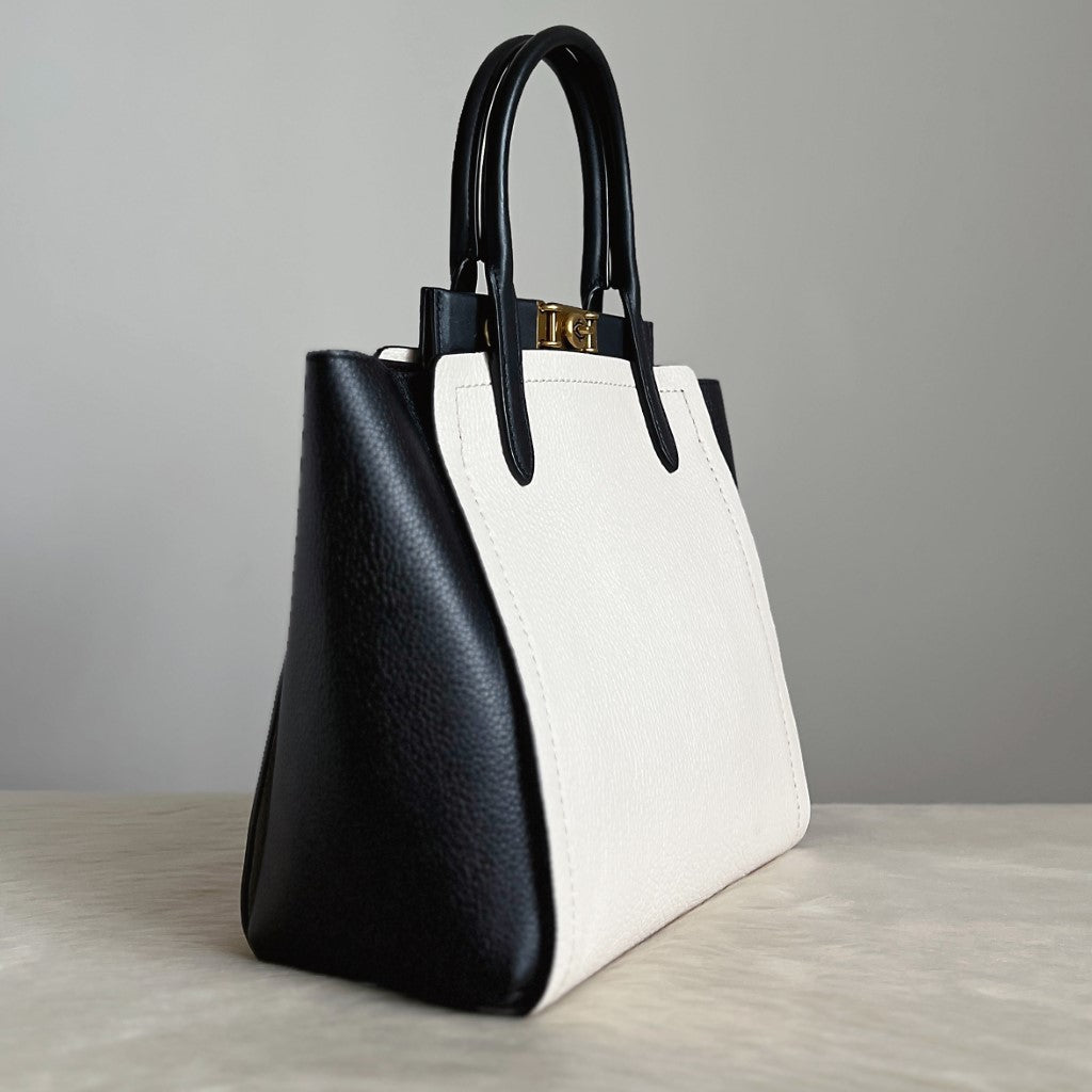 Coach Two Tone Pebble Leather Turn Lock Detail 2 Way Shoulder Bag Like New
