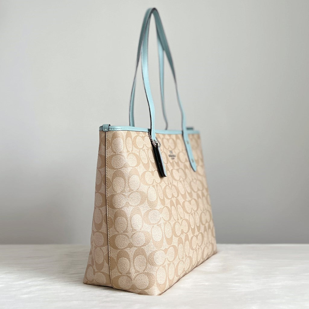Coach Light Blue Leather Monogram Front Logo Carryall Shoulder Bag Like New