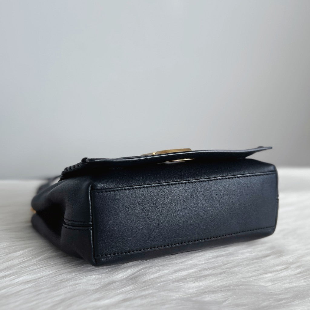 Marc Jacobs Black Leather Front Logo 2 Way Shoulder Bag Excellent