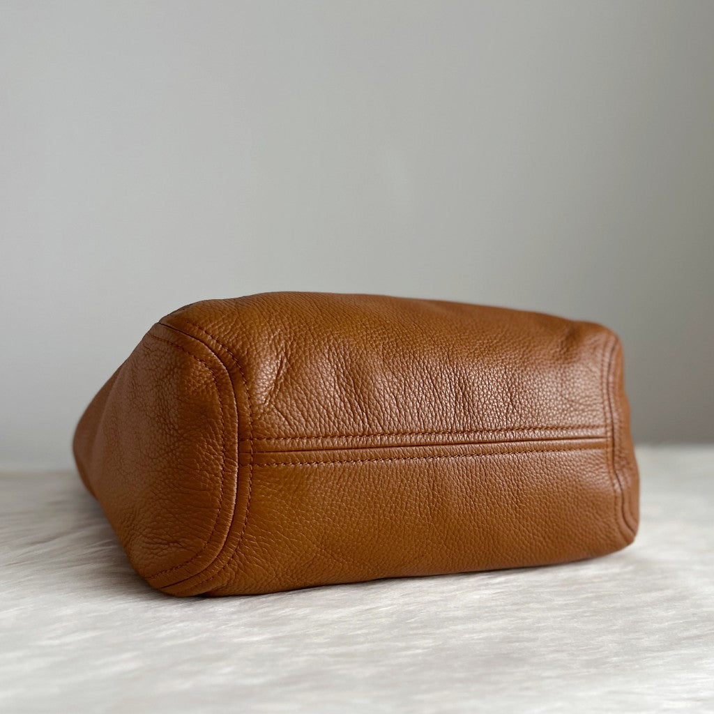 Michael Kors Caramel Leather Side Detail Slouchy Shoulder Bag Excellent