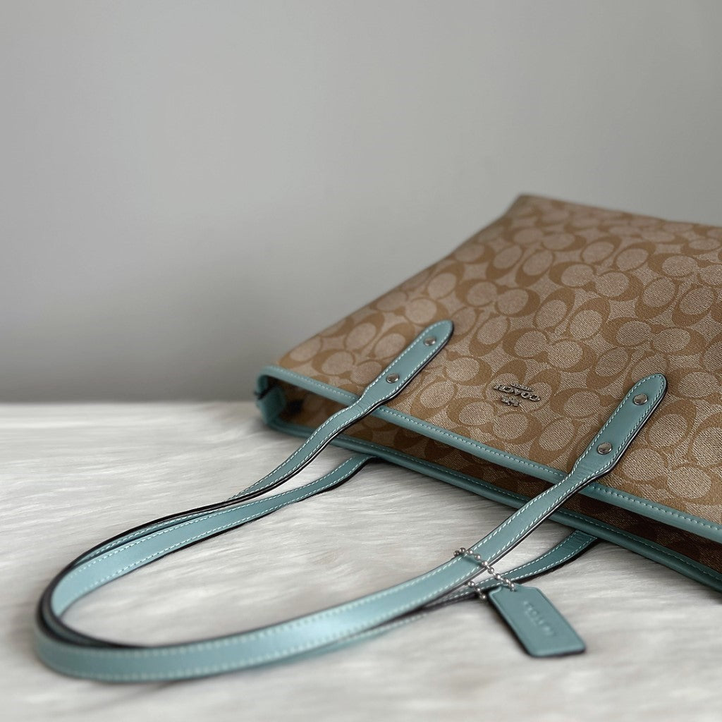 Coach Light Blue Leather Monogram Front Logo Carryall Shoulder Bag Like New