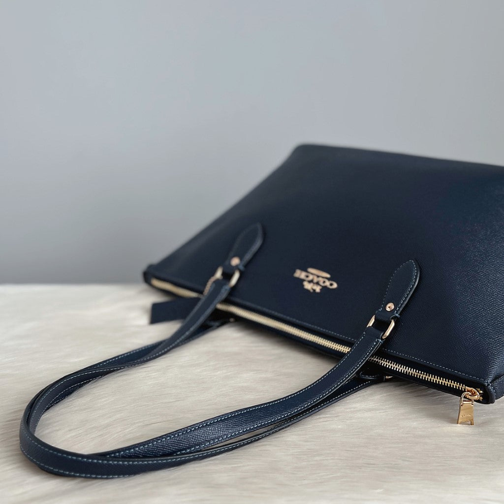 Coach Navy Leather Front Logo Carryall Career Shoulder Bag Like New