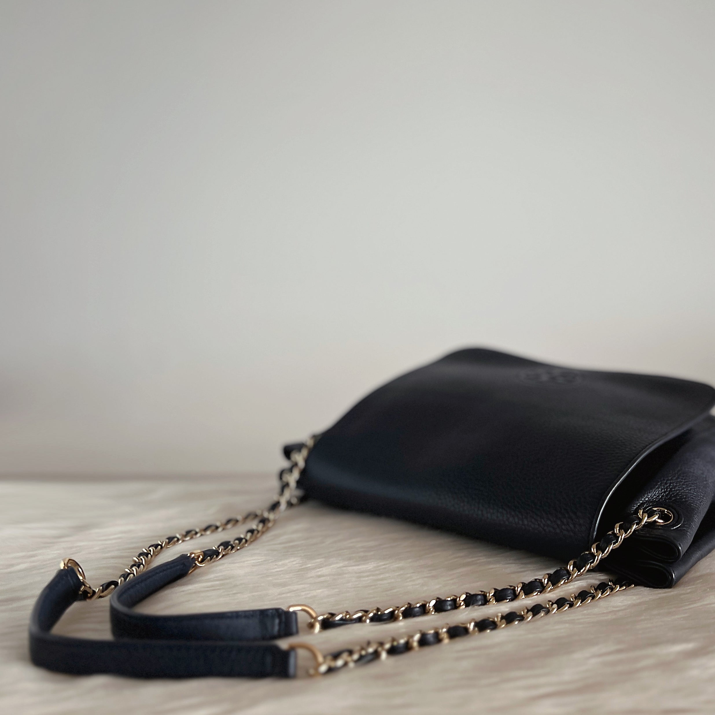 Tory Burch Navy Leather Front Logo Chain 2 Way Crossbody Shoulder Bag Like New