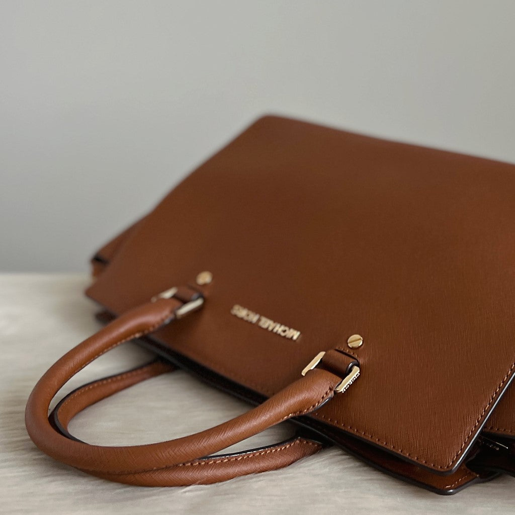 Michael Kors Caramel Leather Front Logo Career2 Way Shoulder Excellent