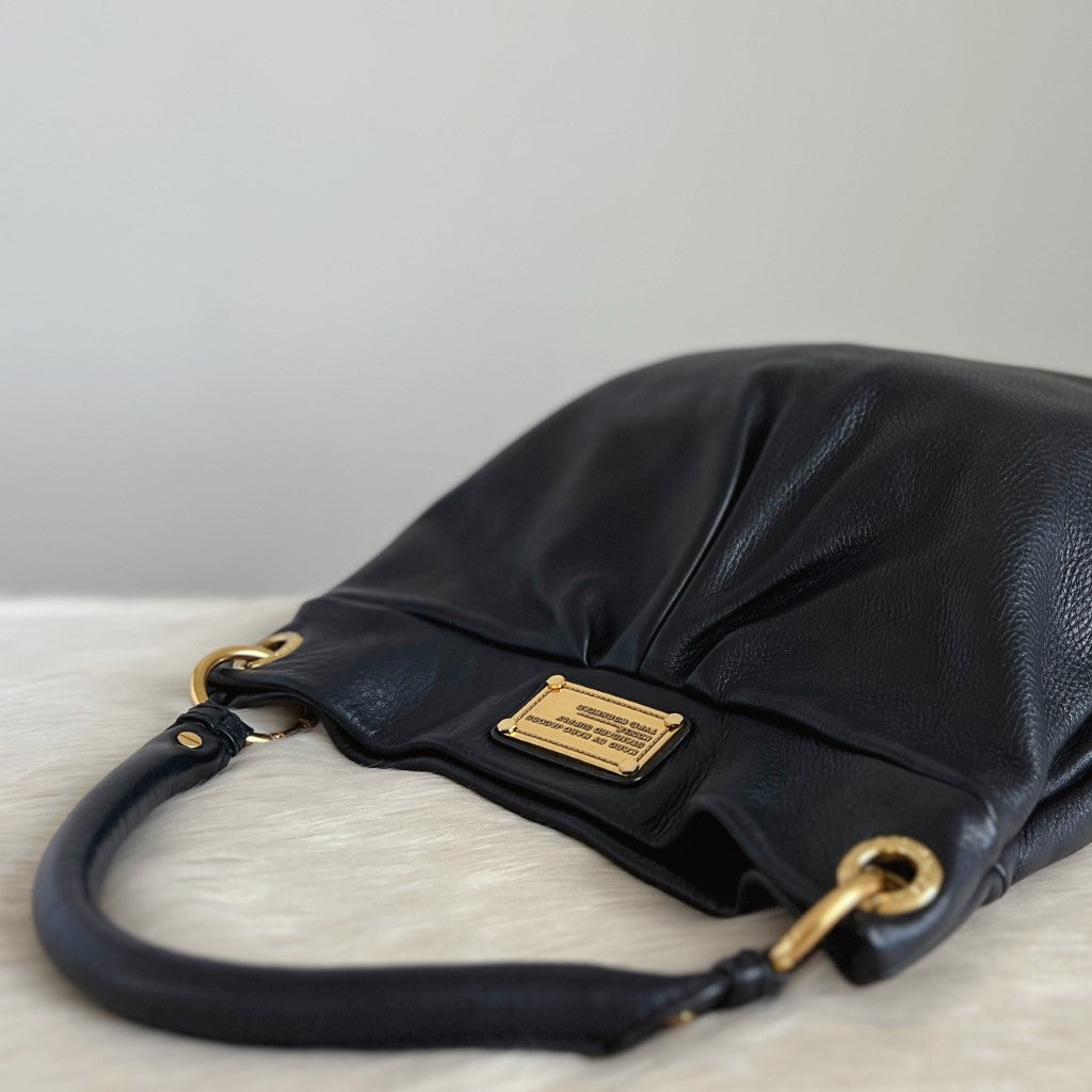 Marc Jacobs Black Leather Front Logo Slouchy 2 Way Shoulder Bag