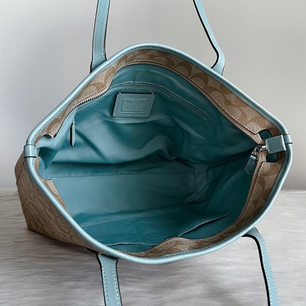 Coach Light Blue Leather Monogram Front Logo Carryall Shoulder Bag Like New